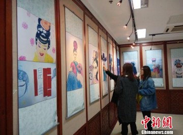 【中国侨网】“海外华裔青少年画美丽戏曲”画展在京举办